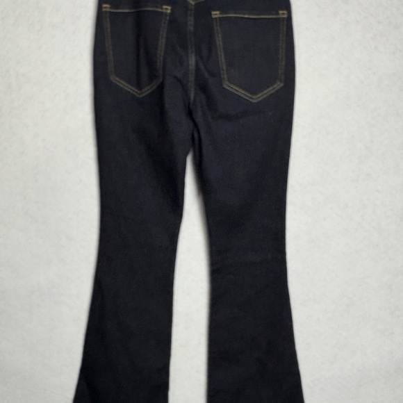 Banana Republic High Rise Flare Jeans
Size 27 Like New! - Picture 2 of 4